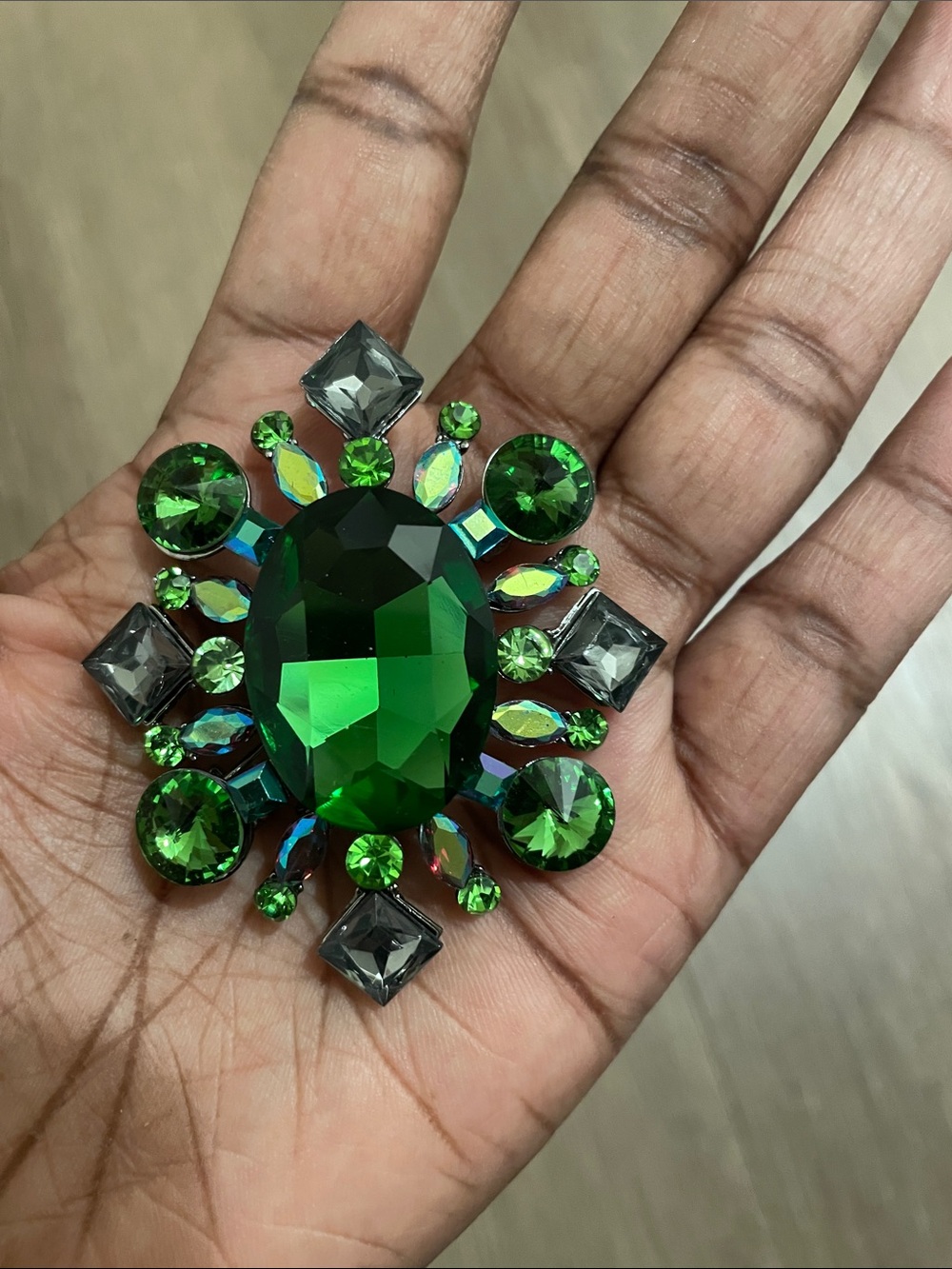 Sparkling Emerald Green Statement Brooch - Women Jewelry